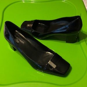 AK ANNE KLEIN HEELS